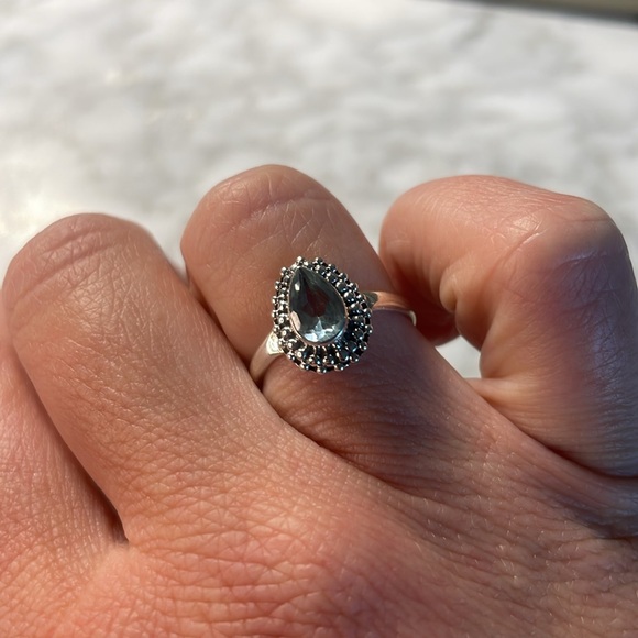 Beautiful blue topaz tear drop 925 sterling silver ring in size 7 - Picture 5 of 7